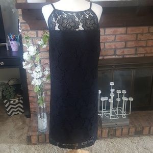 Plus lace dress w tie at neck